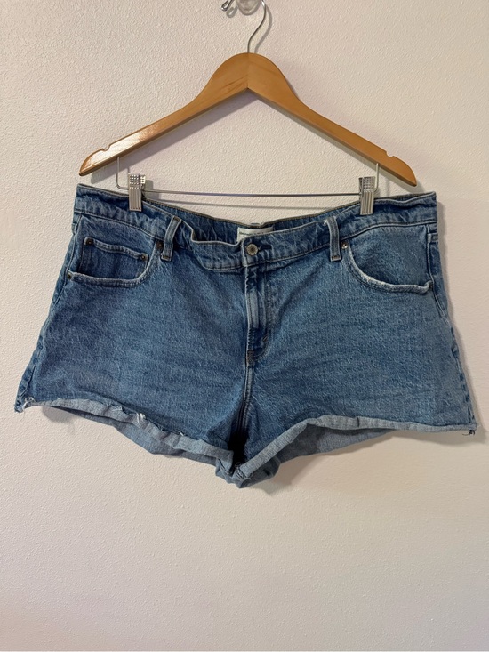 Abercrombie & Fitch Pants - Abercrombie Mid Rise A-Line Short Medium Wash Cutoff Stretch Cotton Denim-34